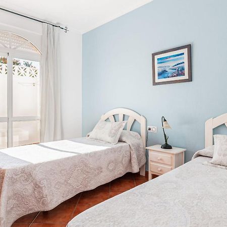 Chalet Fuente4 Piscina Comun Famila โกนิล เด ลาฟรอนเตรา ภายนอก รูปภาพ