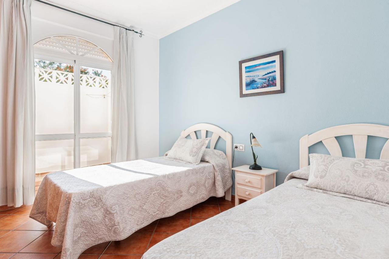Chalet Fuente4 Piscina Comun Famila โกนิล เด ลาฟรอนเตรา ภายนอก รูปภาพ